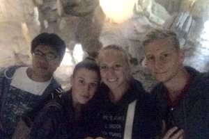 Japonec v Sloveniji - Postonjska jama